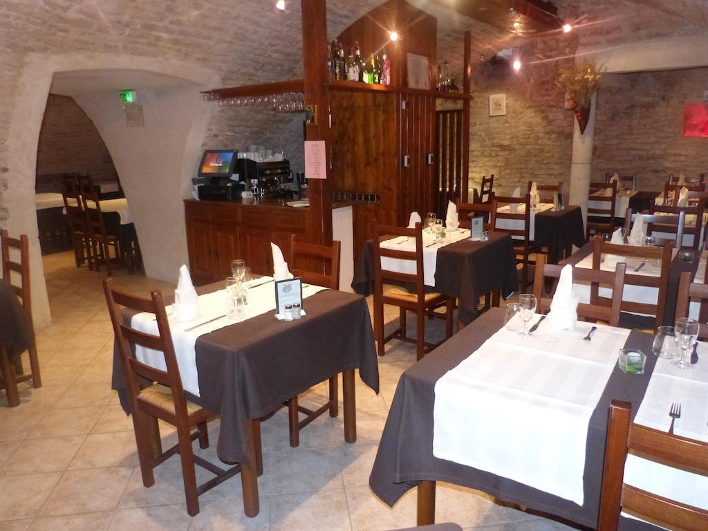 Hotel Du Donjon Champlitte-et-le-Prélot Dış mekan fotoğraf