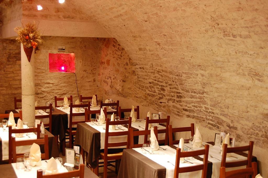 Hotel Du Donjon Champlitte-et-le-Prélot Dış mekan fotoğraf