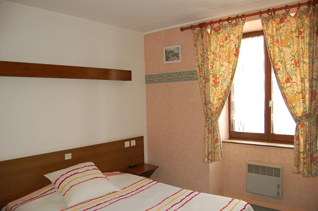 Hotel Du Donjon Champlitte-et-le-Prélot Dış mekan fotoğraf